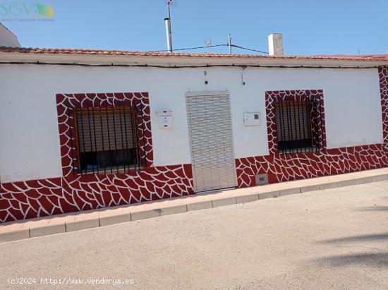 SE VENDE CASA CON ALMACÉN EN BARINAS - ABANILLA (MURCIA) - MURCIA