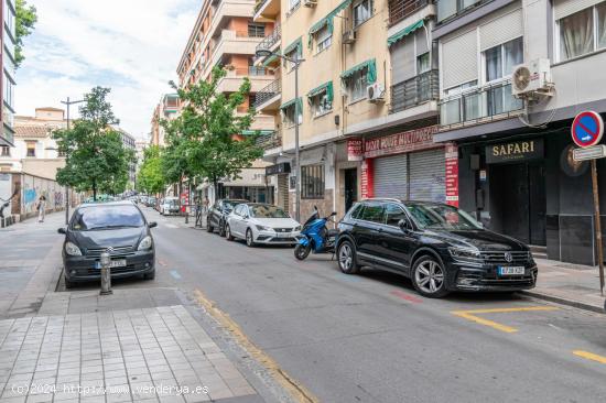 OPORTUNIDAD LOCAL EN EL CENTRO - GRANADA