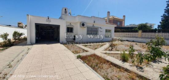 CHALET JUNTO AL MAR - ALMERIA