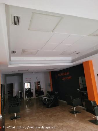 Espacio de Belleza: Alquiler de Peluquería en 112 Metros Cuadrados - ALMERIA