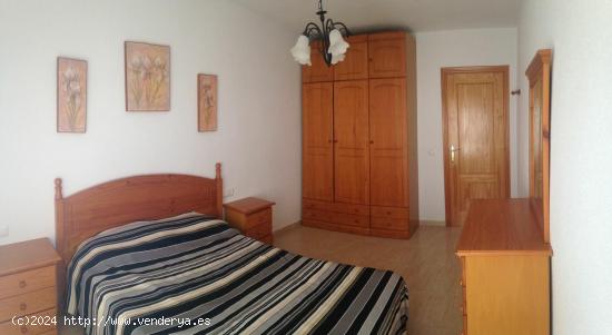 PISO DE UN DORMITORIO A UN PASO DE LA PLAYA - ALMERIA