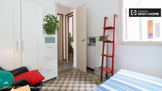 Se alquila habitación en apartamento de 2 dormitorios en Barcelona - BARCELONA