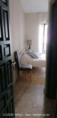 Alquiler de habitaciones en casa de 6 dormitorios en San Basilio, Córdoba - CORDOBA