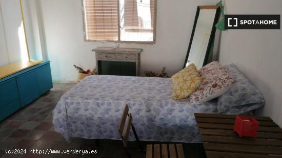 Alquiler de habitaciones en casa de 6 dormitorios en San Basilio, Córdoba - CORDOBA