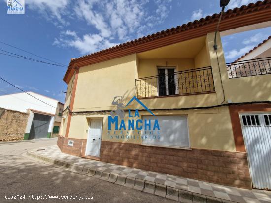 INMOBILIARIA LA MANCHA VENDE ADOSADO DE OBRA NUEVA EN TINAJEROS - ALBACETE