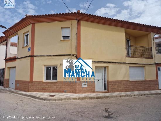 INMOBILIARIA LA MANCHA VENDE ADOSADO DE OBRA NUEVA EN TINAJEROS - ALBACETE