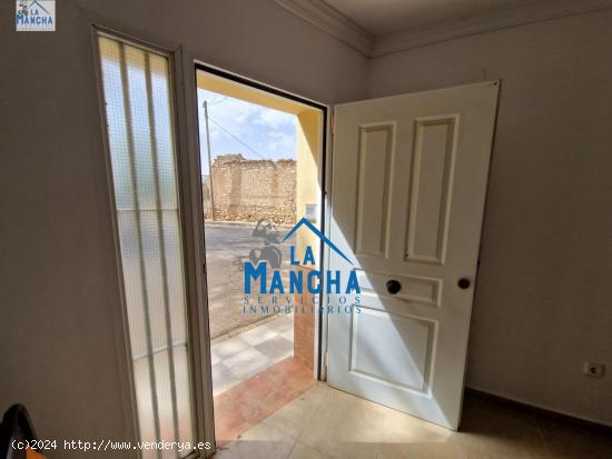 INMOBILIARIA LA MANCHA VENDE ADOSADO DE OBRA NUEVA EN TINAJEROS - ALBACETE