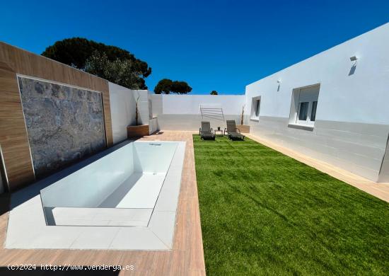  CHALET VACACIONAL CON PISCINA PROPIA - CADIZ 