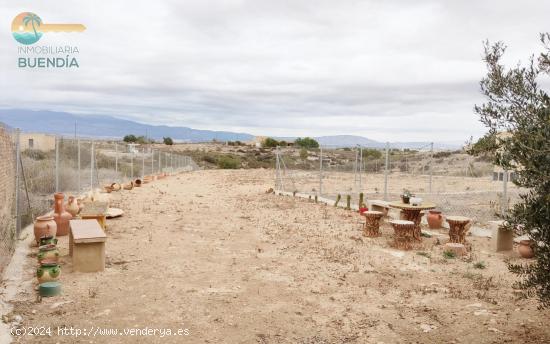 CASA DE CAMPO EN TOTANA CON AMPLIO TERRENO - MURCIA