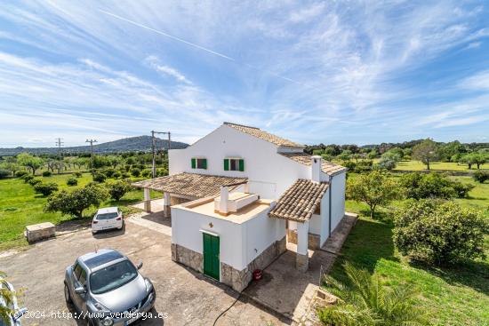 FINCA RÚSTICA CON PISCINA EN MOSCARI - BALEARES