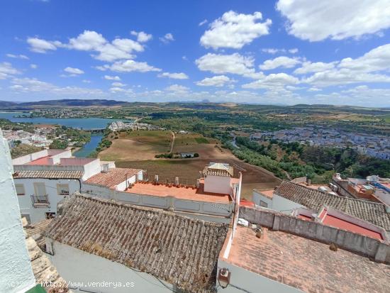 AMPLIA CASA CON AZOTE PRIVATIVA EN CASA DE VECINOS - CADIZ