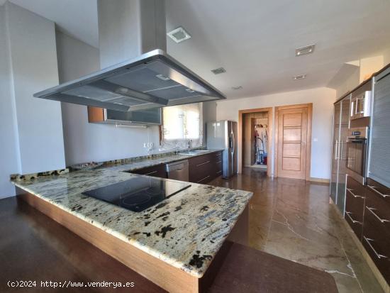 SE VENDE FABULOSO CHALET EN NOVELDA (ALICANTE) SPAIN - ALICANTE