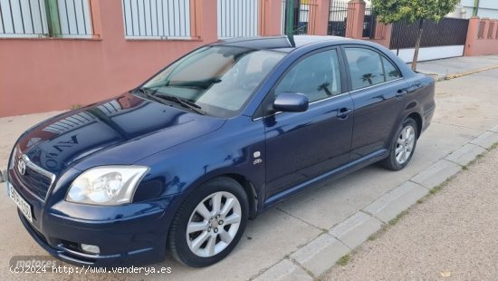 Toyota Avensis LUNA 4xD4 de 2004 con 264.625 Km por 2.900 EUR. en Cordoba