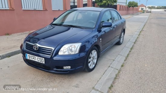 Toyota Avensis LUNA 4xD4 de 2004 con 264.625 Km por 2.900 EUR. en Cordoba