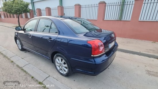 Toyota Avensis LUNA 4xD4 de 2004 con 264.625 Km por 2.900 EUR. en Cordoba