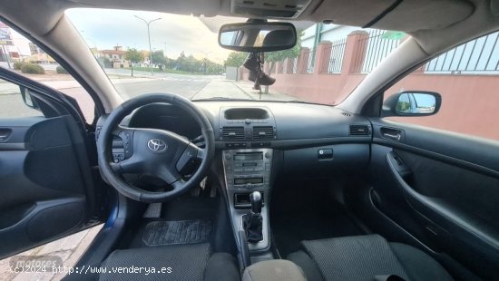 Toyota Avensis LUNA 4xD4 de 2004 con 264.625 Km por 2.900 EUR. en Cordoba