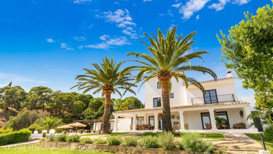 Hermosa villa totalmente renovada (2023) - MALAGA