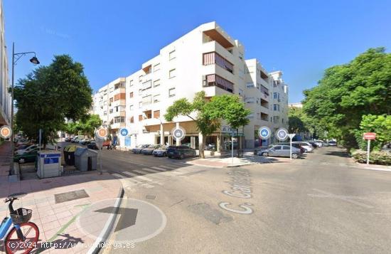 Gran Local Comercial Centro Estepona (Av Carlos Cano/ Huerta nueva) - MALAGA