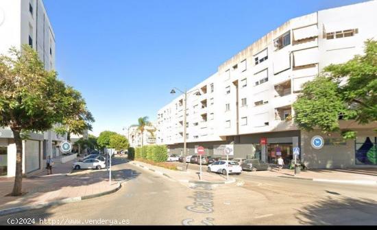 Gran Local Comercial Centro Estepona (Av Carlos Cano/ Huerta nueva) - MALAGA