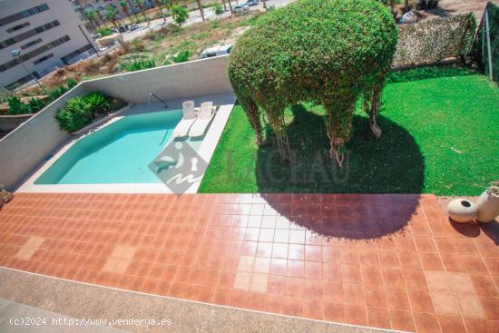 Maravillosa casa con piscina - BARCELONA