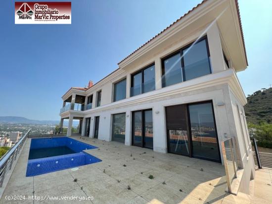 ¡Venta de Villa de Lujo en Benidorm, Zona Rincon de Loix Cruz! - ALICANTE