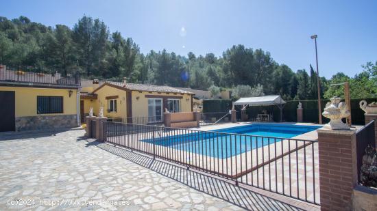 Chalet a los pies de la montaña, con vistas espectaculares, a 8 minutos de Elda y Petrer. - ALICANT