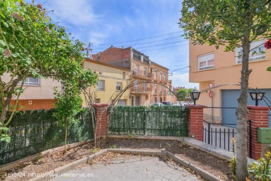 Casa en el centro de Santpedor con mucho potencial - BARCELONA