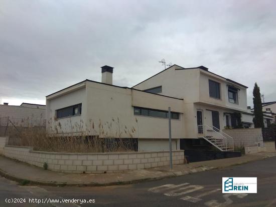 CHALET EN VENTA EN CALLE SAN PABLO DE LOS MONTES EN BURGUILLOS DE TOLEDO - TOLEDO