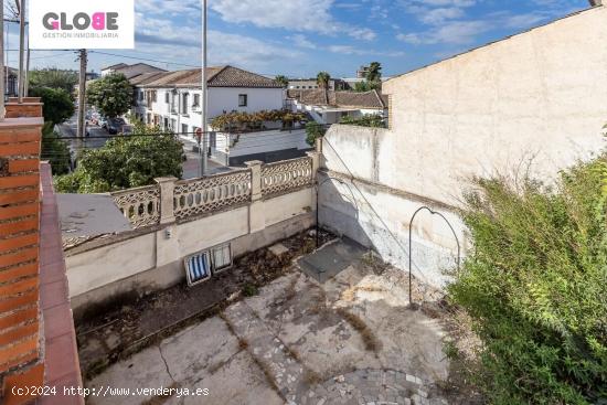 Casa con gran patio para reformar en Cardenal Parrado - GRANADA