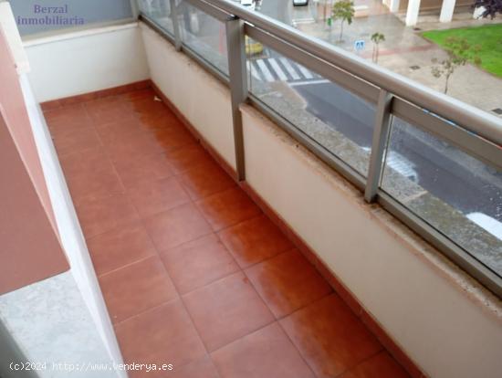 Piso de dos habitaciones, terraza, garaje trastero en zona Los Lirios. - LA RIOJA