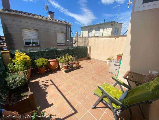 CASA REFORMADA CON TERRAZA, A CORRO D'AVALL, PARA ENTRAR A VIVIR DIRECTAMENTE - BARCELONA