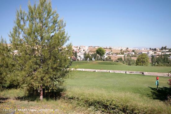 Parcela en el campo de Golf de Las Gabias - GRANADA