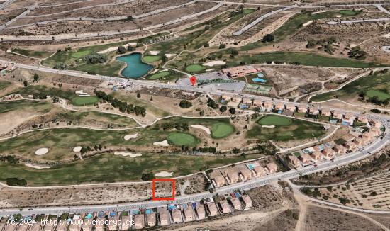  Oportunidad  magnífica parcela en la privilegiada urbanización Santa Clara Golf Granada - GRANADA 