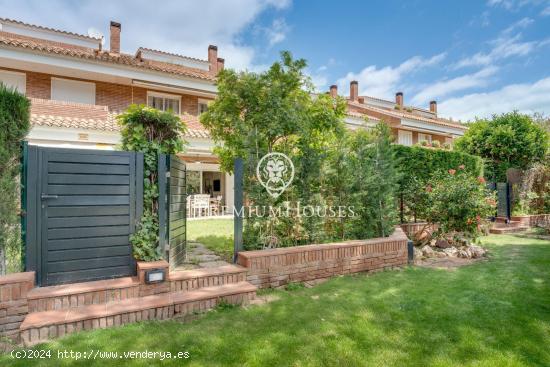 Casa adosada a la venta en primera línea de Gava Mar - BARCELONA