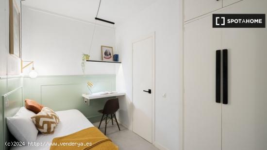 Se alquila habitación en residencia en Madrid - MADRID