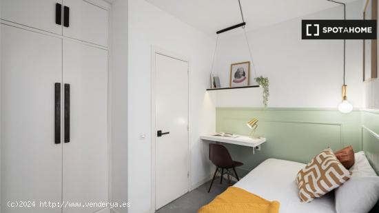 Se alquila habitación en residencia en Madrid - MADRID