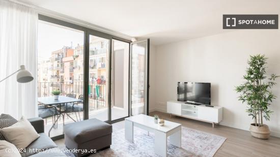 Luminoso y espacioso apartamento totalmente amueblado y equipado. - BARCELONA