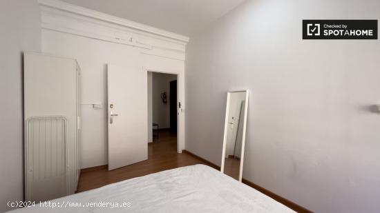 Habitación en piso compartido en barcelona. - BARCELONA