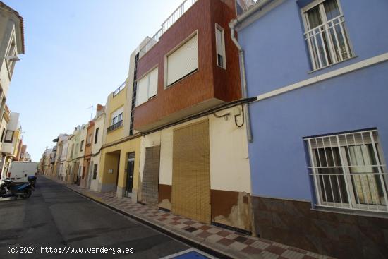 Casa de grandes dimensiones en venta. Sant Pere. - VALENCIA