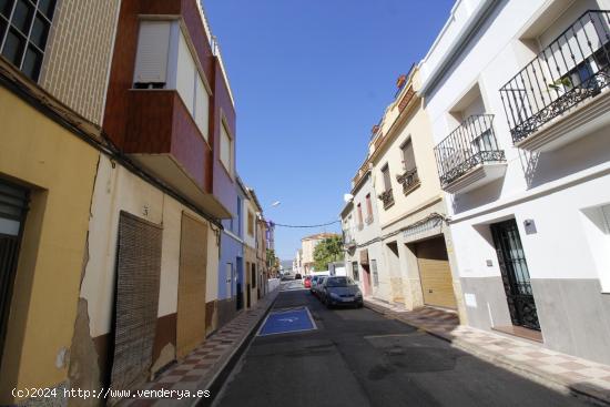 Casa de grandes dimensiones en venta. Sant Pere. - VALENCIA