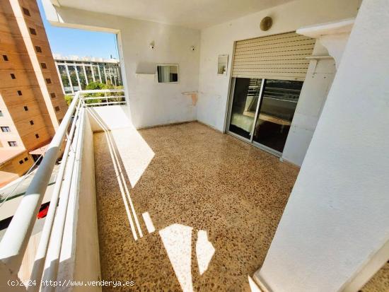 PISO CON AMPLIA TERRAZA CON VISTAS A LA ISLA DE BENIDORM, PARKING NUMERADO Y PISCINA!!! - ALICANTE