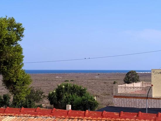  CASA A 3 MINUTOS DE LA PLAYA Y A 10 MINUTOS DE ALICANTE - ALICANTE 