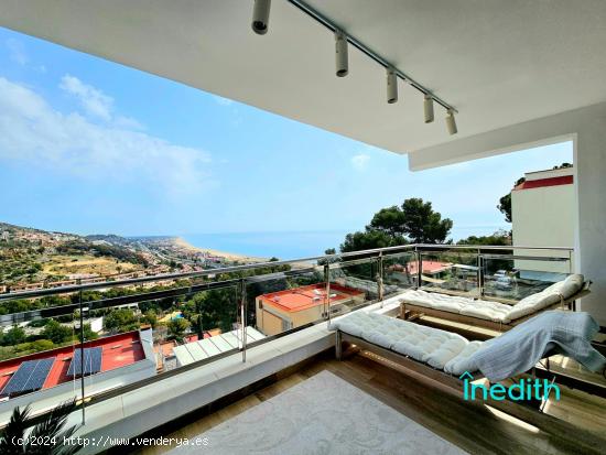 Preciosa casa con vistas al mar en Urbanización de lujo - BARCELONA