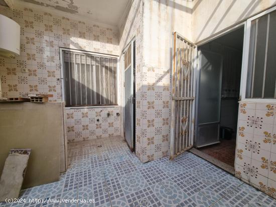 SE VENDE CASA CON LOCAL Y GARAJE EN INCLUIDO EN ELDA (ALICANTE) SPAIN - ALICANTE