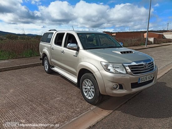 Toyota Hilux VX de 2014 con 300.000 Km por 19.800 EUR. en La Rioja