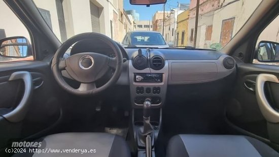 Dacia Logan 1.2 16v Ambiance de 2012 con 165.000 Km por 5.700 EUR. en Barcelona