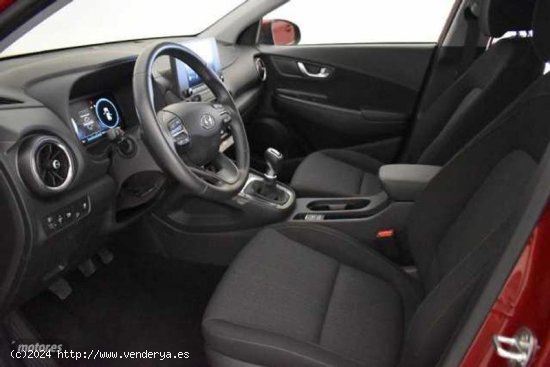 Hyundai Kona 1.0 TGDI Maxx 4x2 de 2023 con 12.075 Km por 18.990 EUR. en Girona