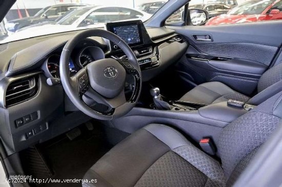 Toyota C-HR 2.0 180h Advance de 2023 con 21.358 Km por 26.690 EUR. en Madrid