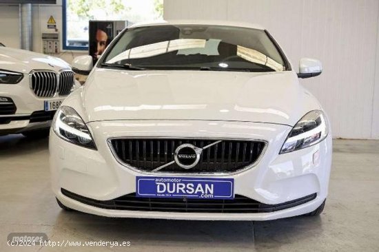 Volvo V 40 V40 2.0 D2 Momentum de 2017 con 131.000 Km por 16.490 EUR. en Madrid