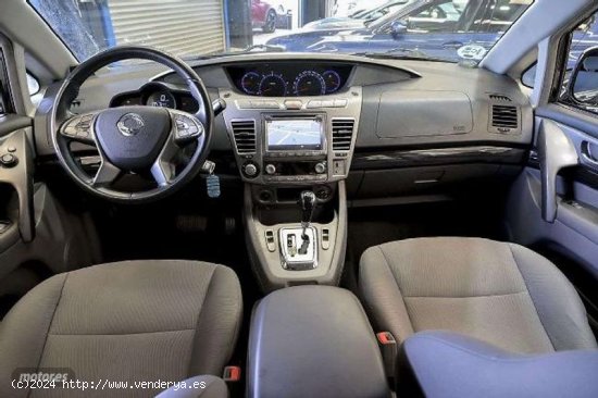 Ssangyong Rodius D22t Limited Aut. de 2018 con 121.001 Km por 18.190 EUR. en Madrid